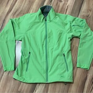 REI Woman’s Green Softshell Jacket Sz Lg